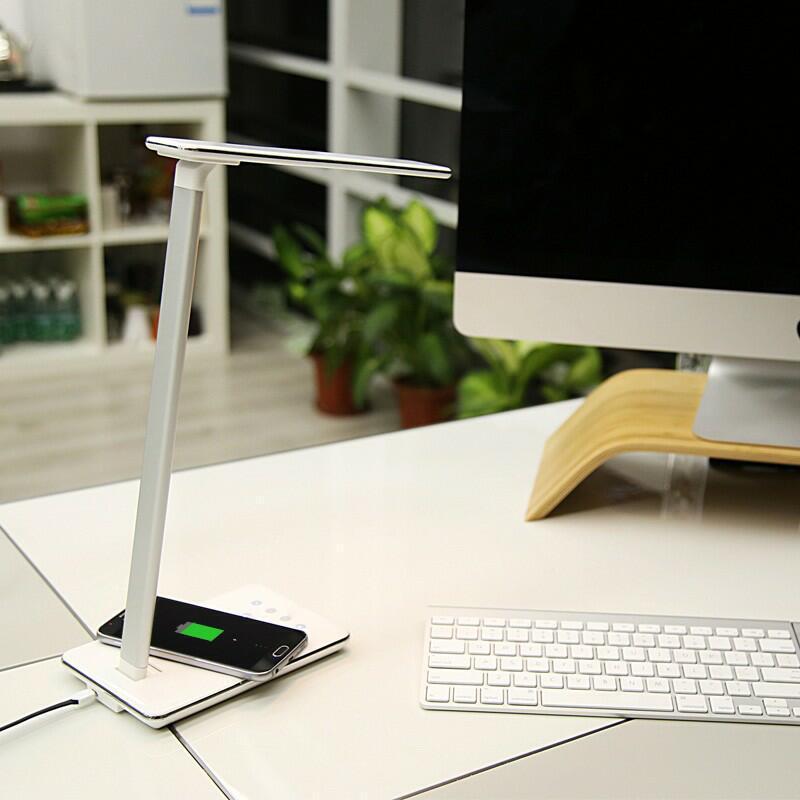 LED desk lamp - Casa De Renova 